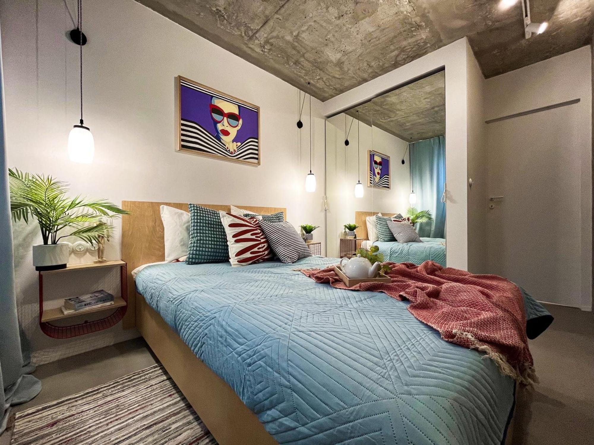 Apartment Funky Vibes - Wyszynskiego 55 - Self Check-in 24h - Free Parking Wroclaw