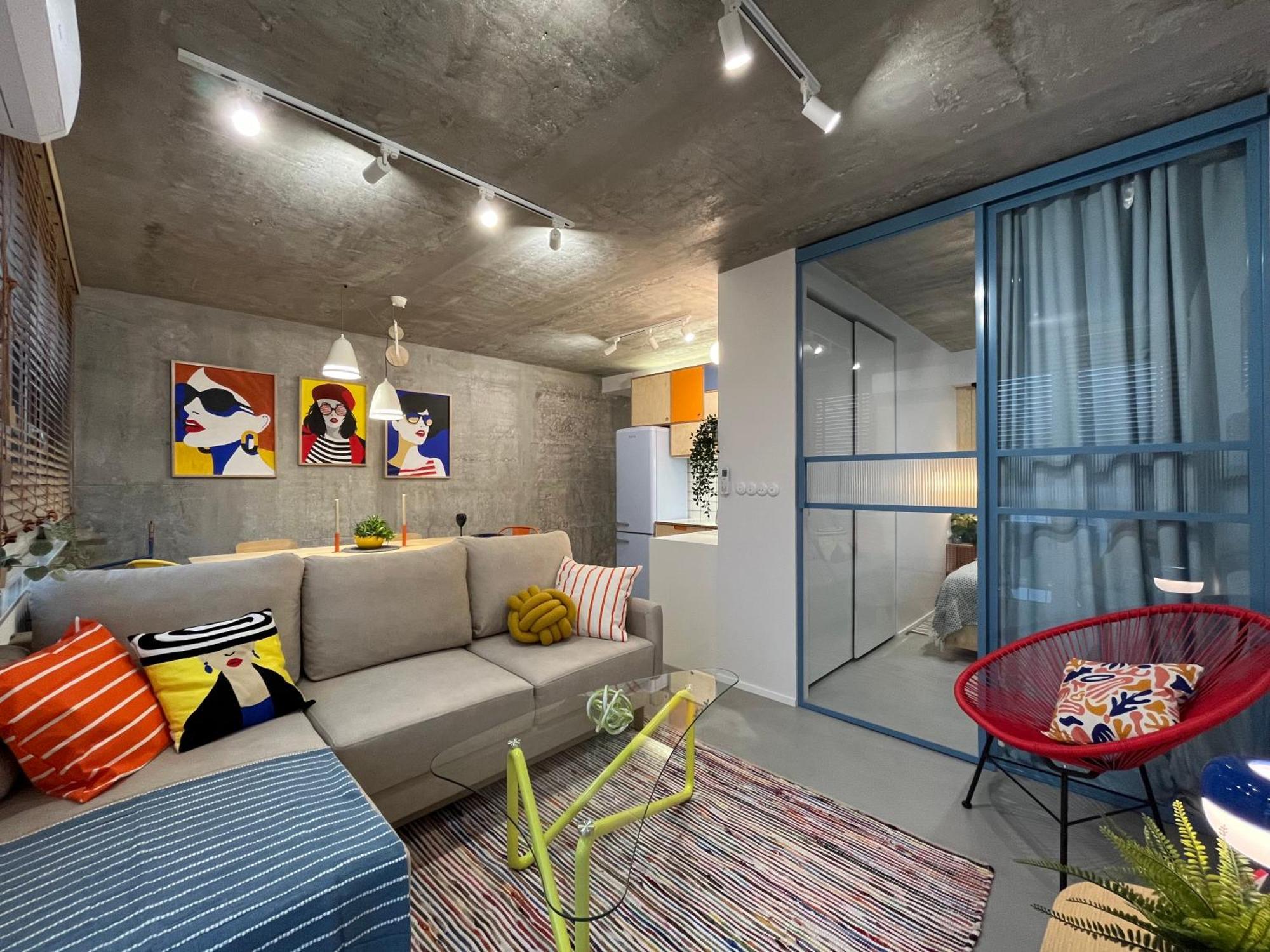 Apartment Funky Vibes - Wyszynskiego 55 - Self Check-in 24h - Free Parking *